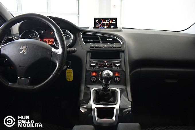 PEUGEOT 5008 2.0 HDi 150CV Active